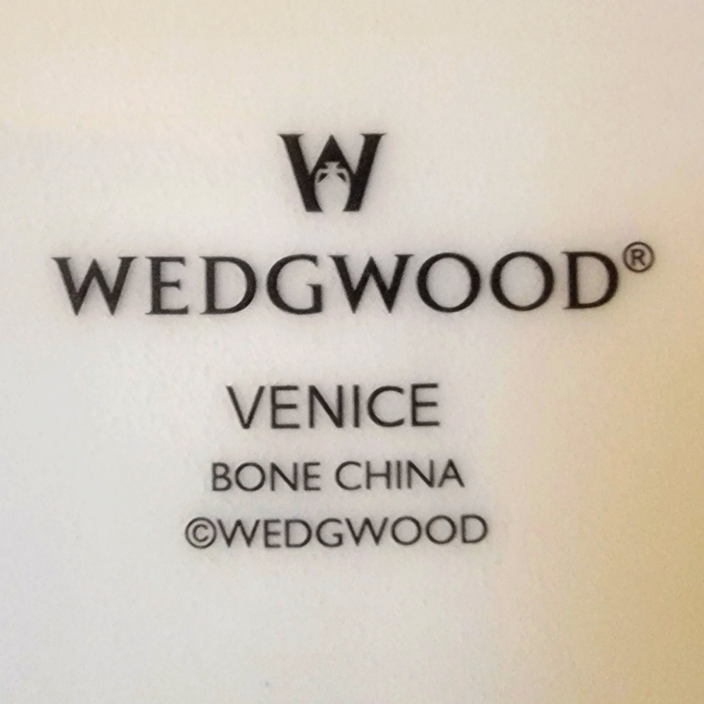 🪺 Wedgewood Venice Covered Trinket Dish - Picture 3 of 6